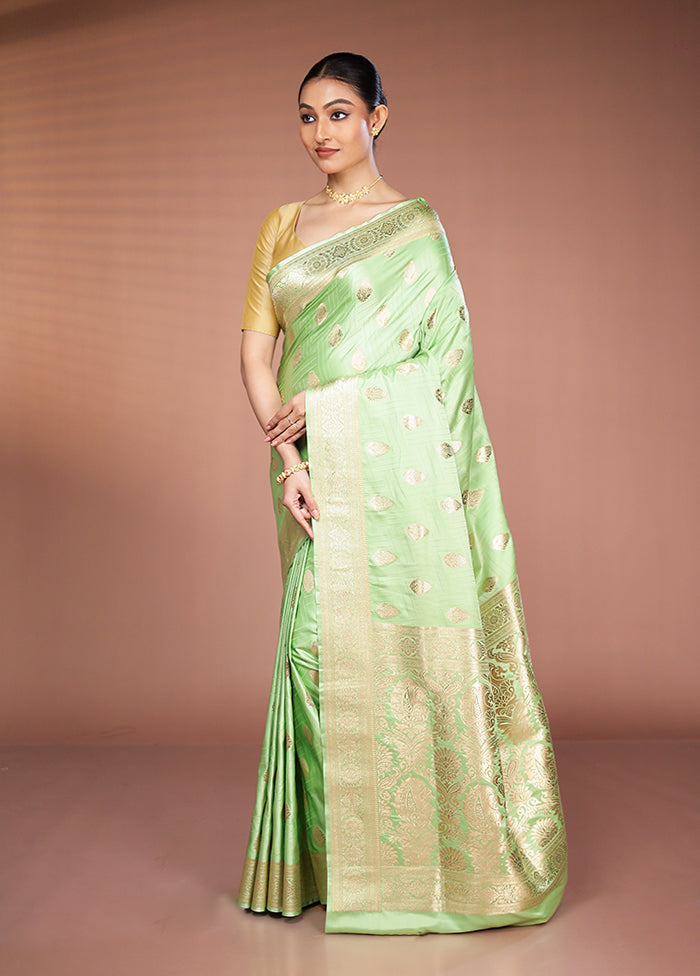 Green Tanchoi Silk Saree With Blouse Piece