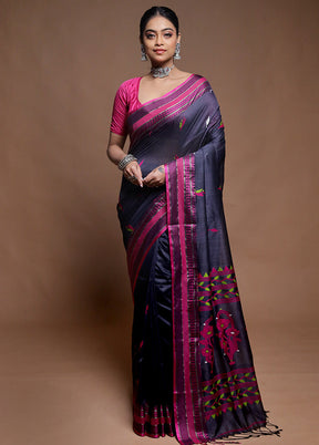 Grey Pure Cotton Saree With Blouse Piece