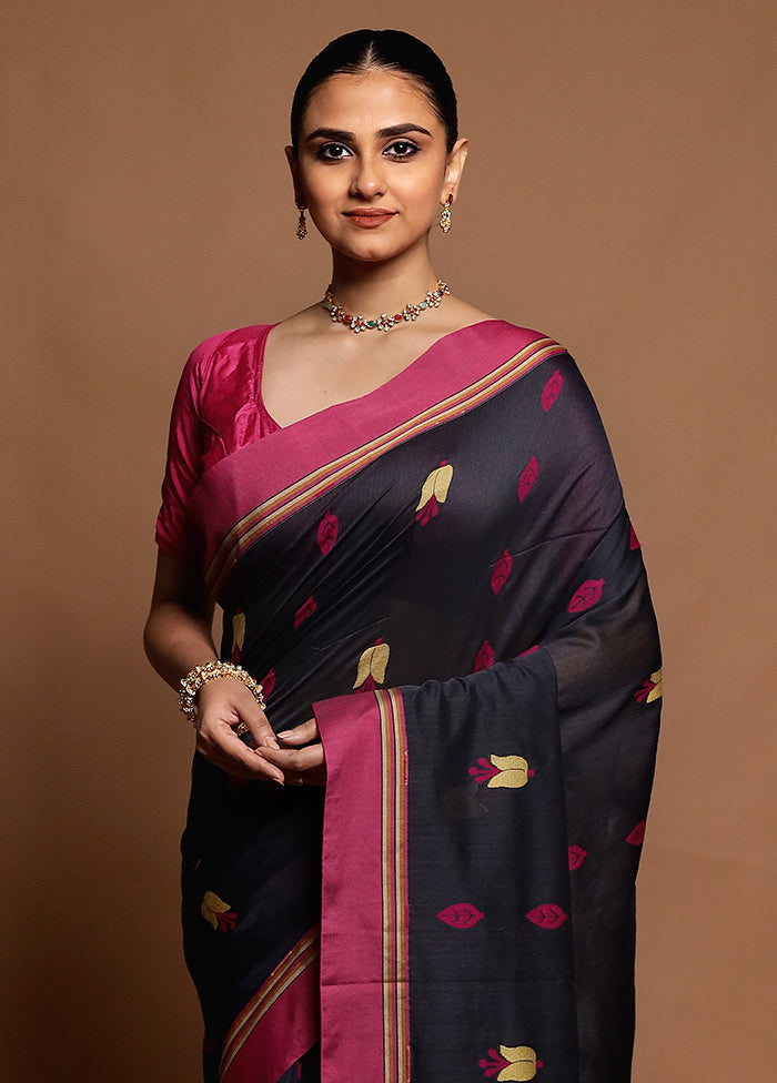 Grey Pure Cotton Saree With Blouse Piece
