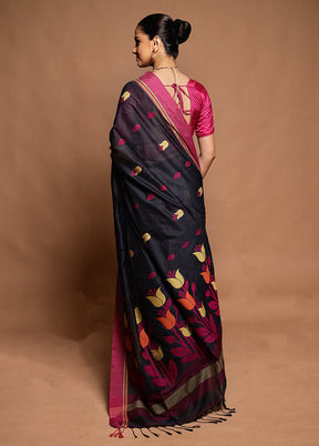 Grey Pure Cotton Saree With Blouse Piece