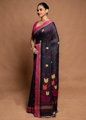 Grey Pure Cotton Saree With Blouse Piece