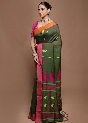 Green Pure Cotton Saree With Blouse Piece