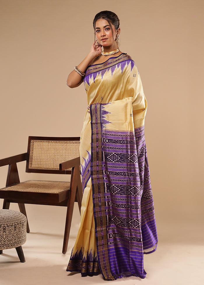 Cream Handloom Ikkat Pure Silk Saree With Blouse Piece