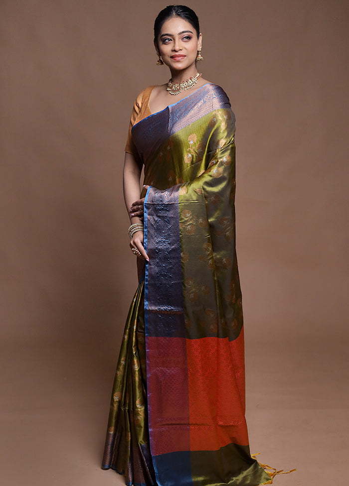Green Dupion Silk Saree With Blouse Piece