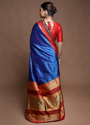 Blue Handloom Kanchipuram Pure Silk Saree With Blouse Piece