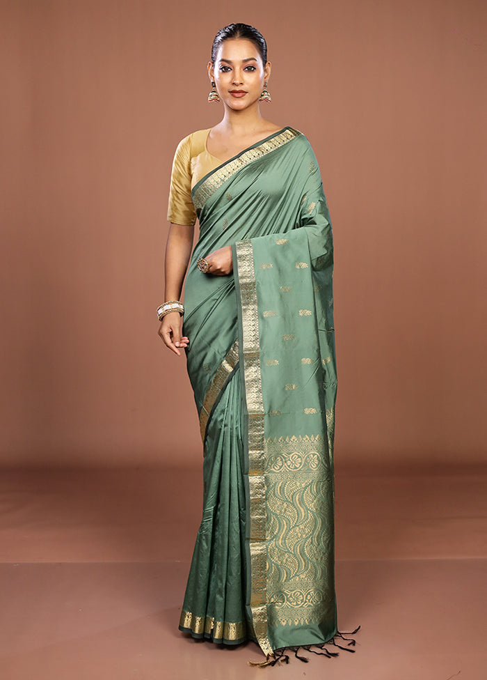 Green Kanjivaram Silk Saree With Blouse Piece