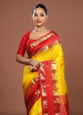 Yellow Handloom Kanjivaram Pure Silk Saree With Blouse Piece