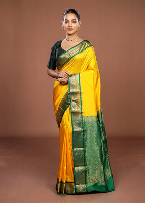 Yellow Handloom Kanjivaram Pure Silk Saree With Blouse Piece