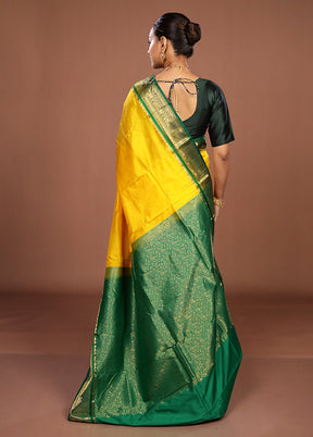 Yellow Handloom Kanjivaram Pure Silk Saree With Blouse Piece