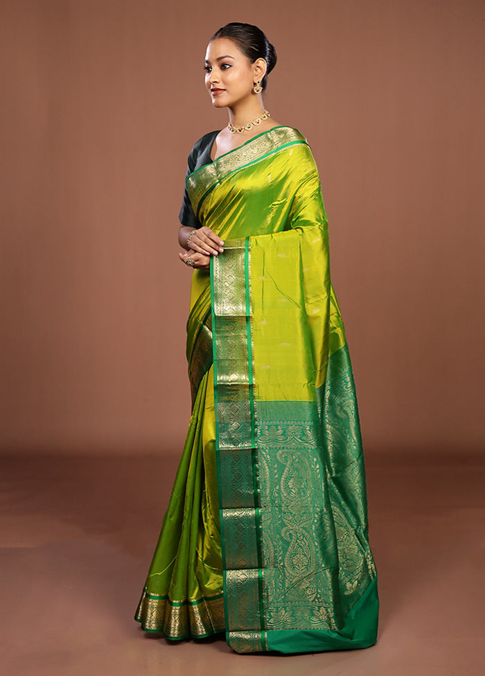Green Handloom Kanjivaram Pure Silk Saree With Blouse Piece