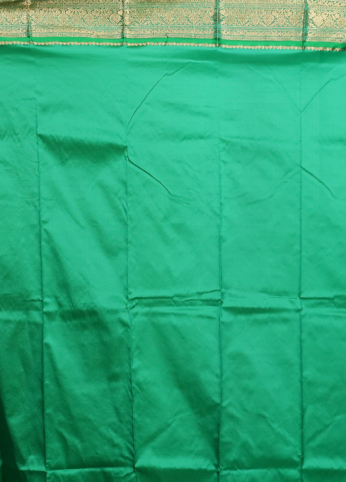 Green Handloom Kanjivaram Pure Silk Saree With Blouse Piece