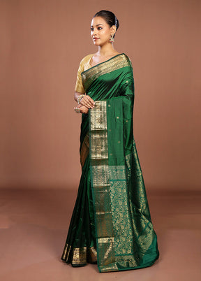 Green Handloom Kanjivaram Pure Silk Saree With Blouse Piece
