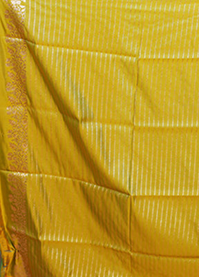 Green Banarasi Silk Saree With Blouse Piece