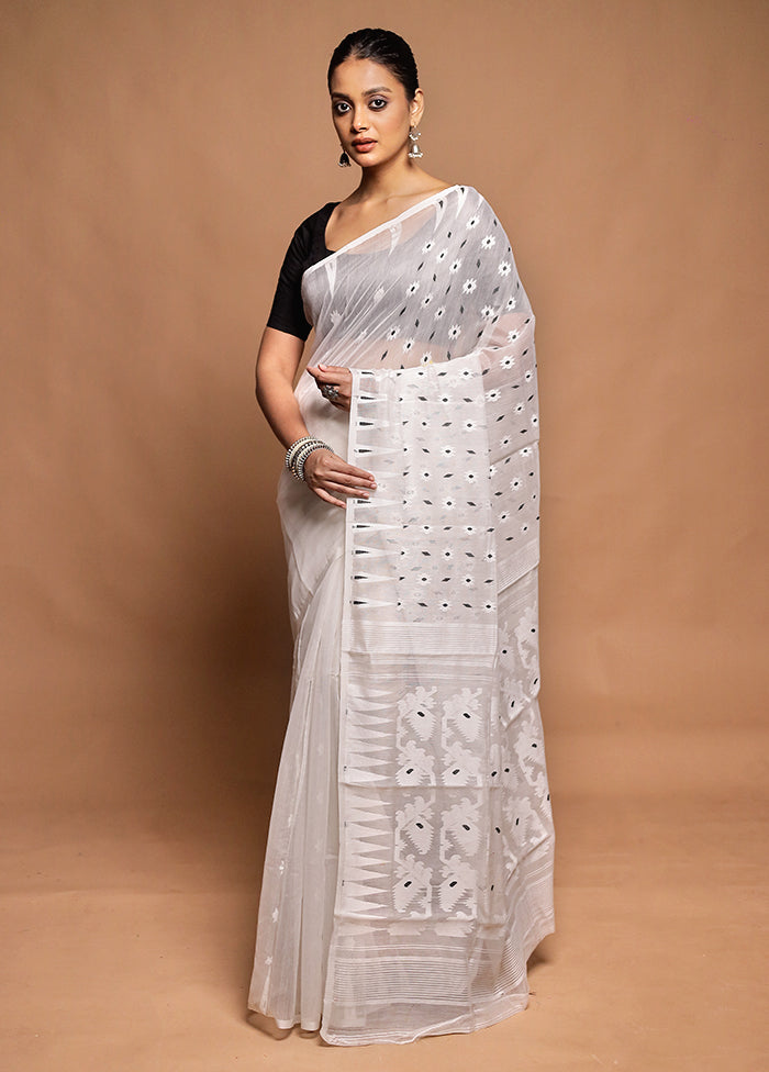 White Tant Jamdani Saree Without Blouse Piece