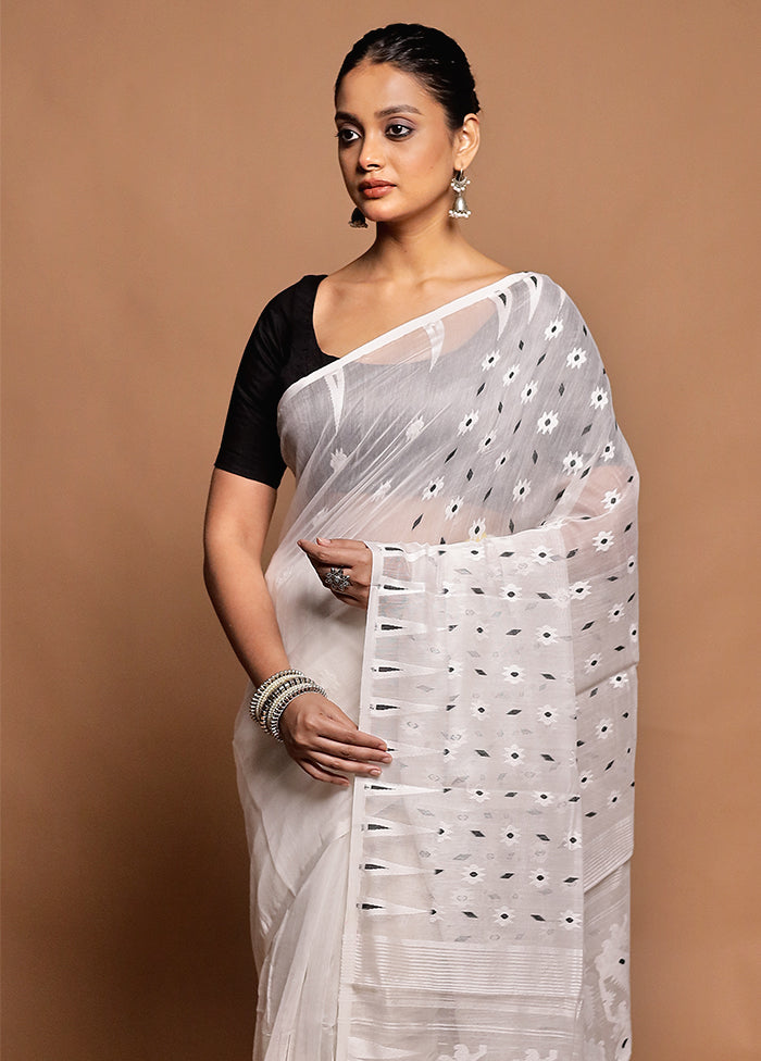 White Tant Jamdani Saree Without Blouse Piece