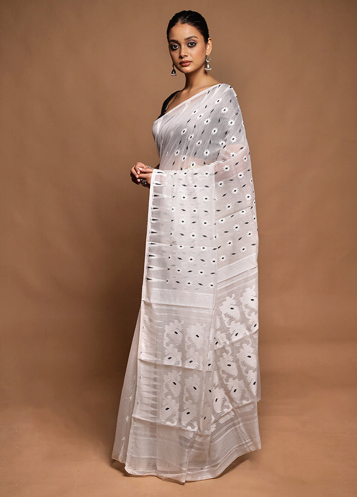 White Tant Jamdani Saree Without Blouse Piece