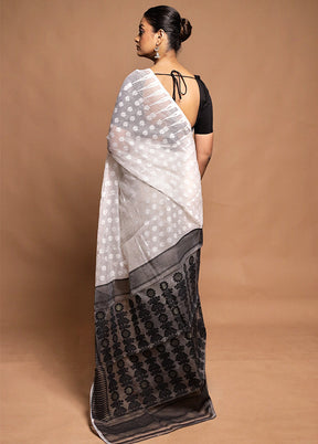 White Tant Jamdani Saree Without Blouse Piece