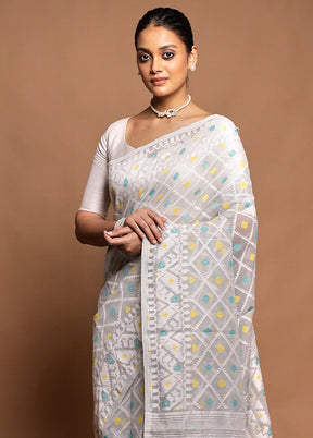 White Tant Jamdani Saree Without Blouse Piece