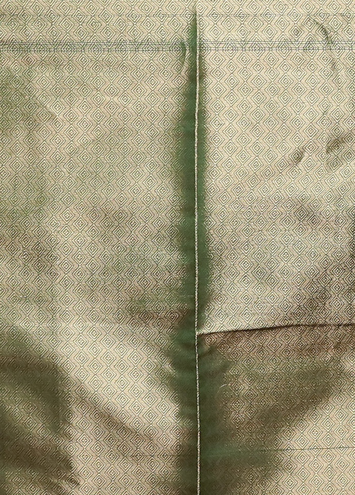 Green Kora Silk Saree With Blouse Piece