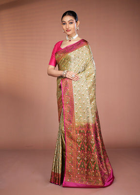 Green Tanchoi Silk Saree With Blouse Piece