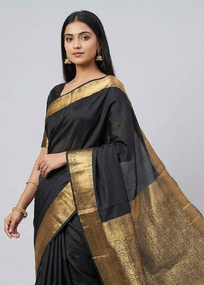 Black Handloom Kanchipuram Pure Silk Saree With Blouse Piece