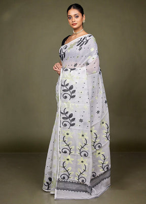 White Tant Jamdani Saree Without Blouse Piece