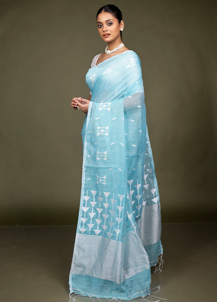 Blue Matka Silk Saree With Blouse Piece