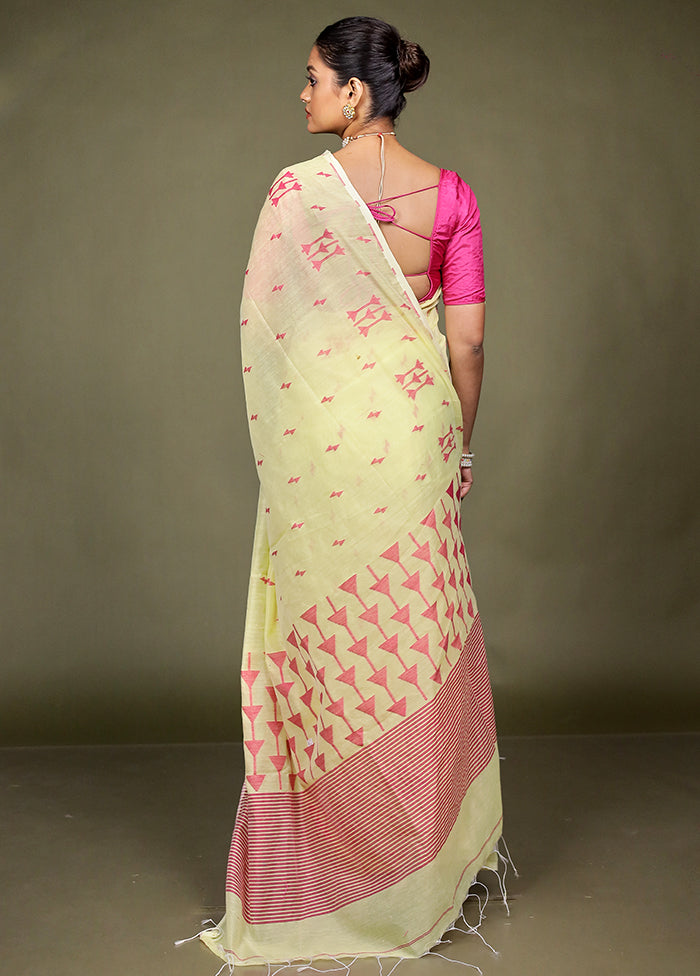 Yellow Matka Silk Saree With Blouse Piece