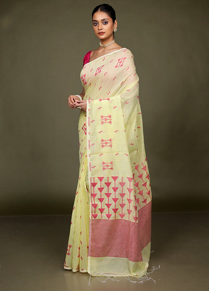 Yellow Matka Silk Saree With Blouse Piece