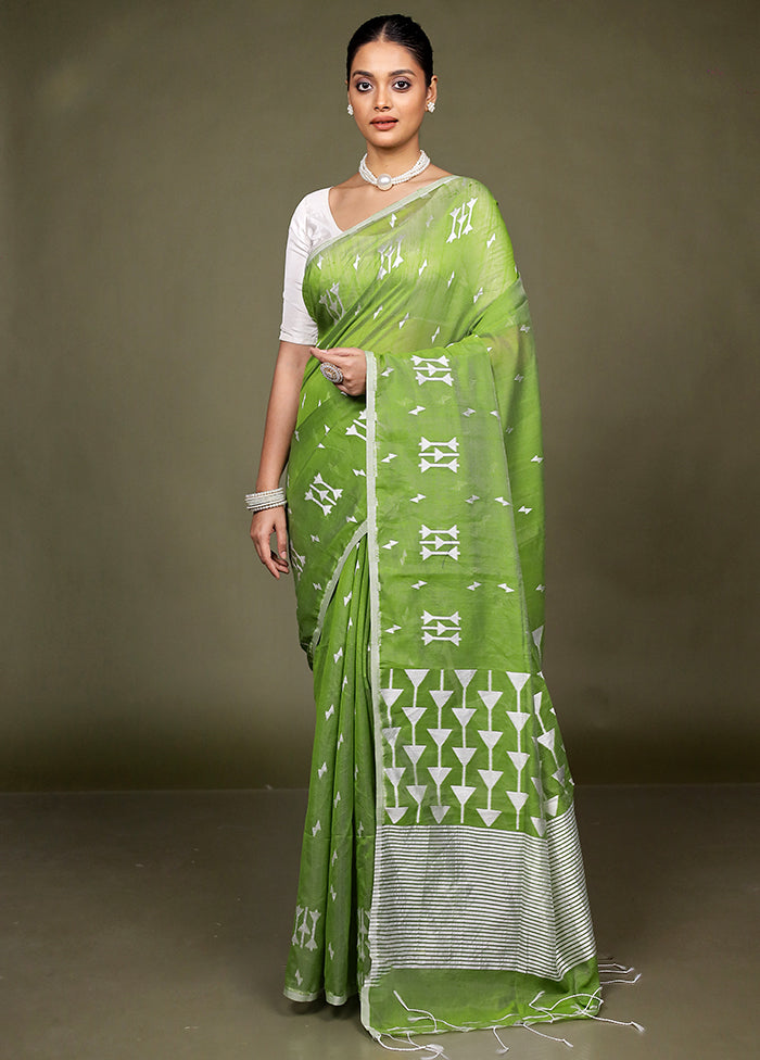 Green Matka Silk Saree With Blouse Piece