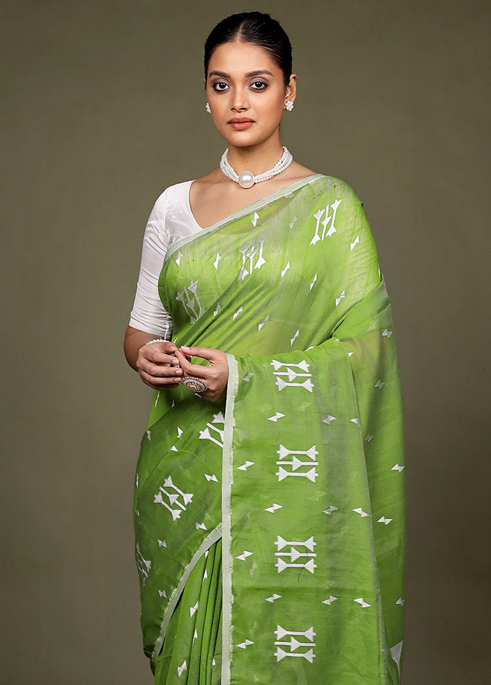 Green Matka Silk Saree With Blouse Piece