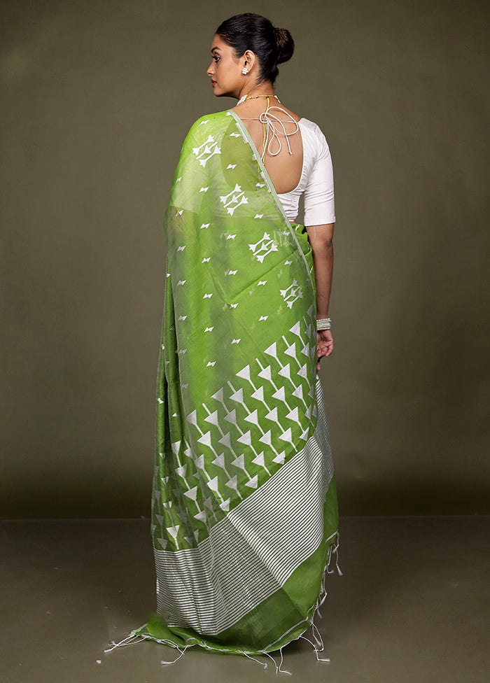 Green Matka Silk Saree With Blouse Piece