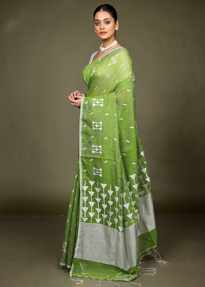 Green Matka Silk Saree With Blouse Piece