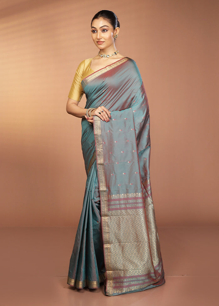 Green Kanjivaram Silk Saree With Blouse Piece