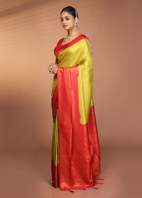 Green Dupion Silk Saree With Blouse Piece