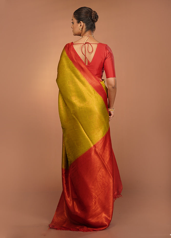 Green Dupion Silk Saree With Blouse Piece