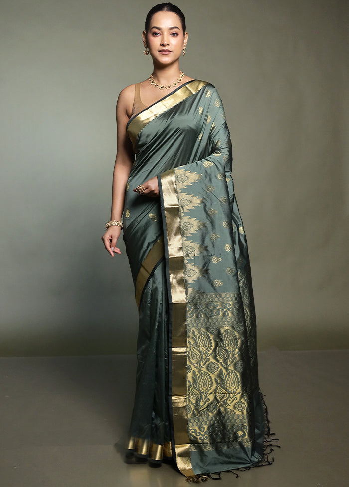 Green Kanjivaram Silk Saree With Blouse Piece