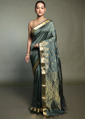 Green Kanjivaram Silk Saree With Blouse Piece