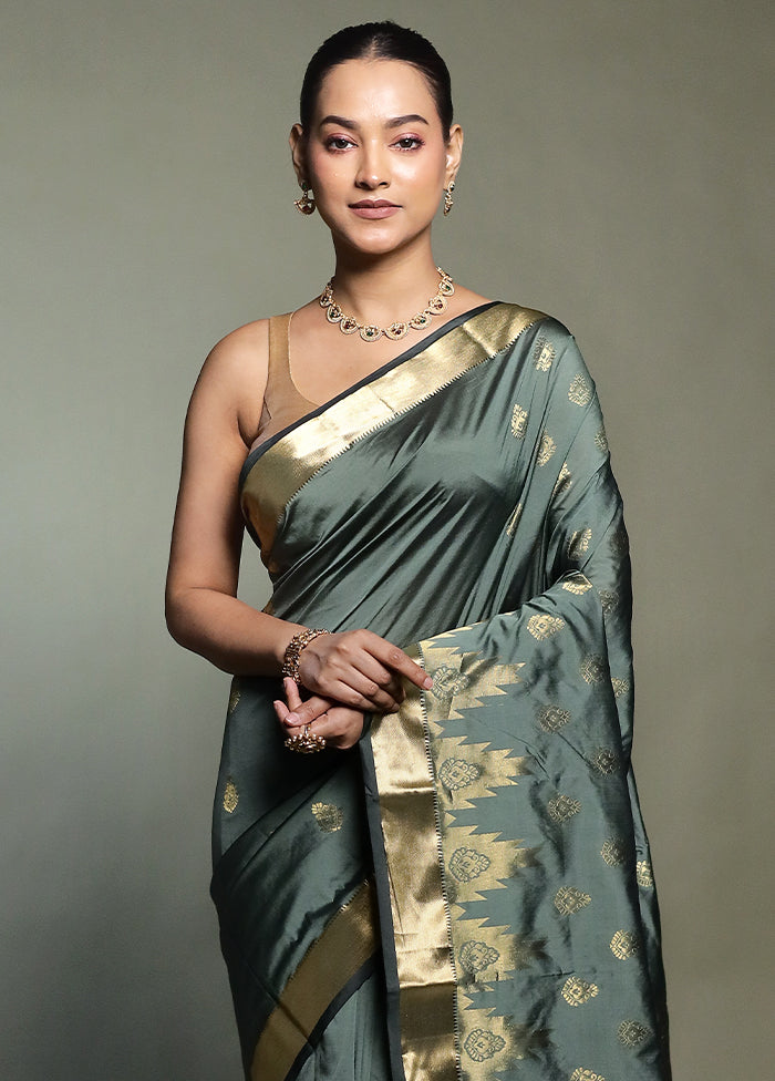 Green Kanjivaram Silk Saree With Blouse Piece
