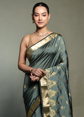 Green Kanjivaram Silk Saree With Blouse Piece