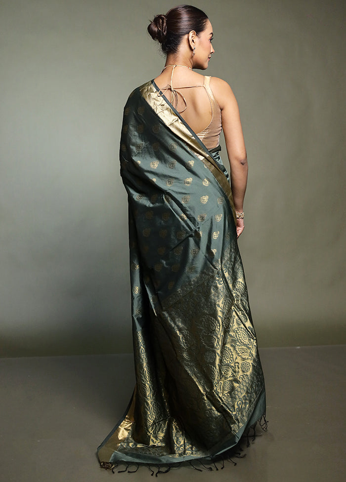 Green Kanjivaram Silk Saree With Blouse Piece