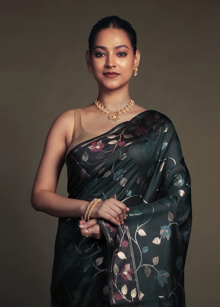 Green Kora Silk Saree With Blouse Piece