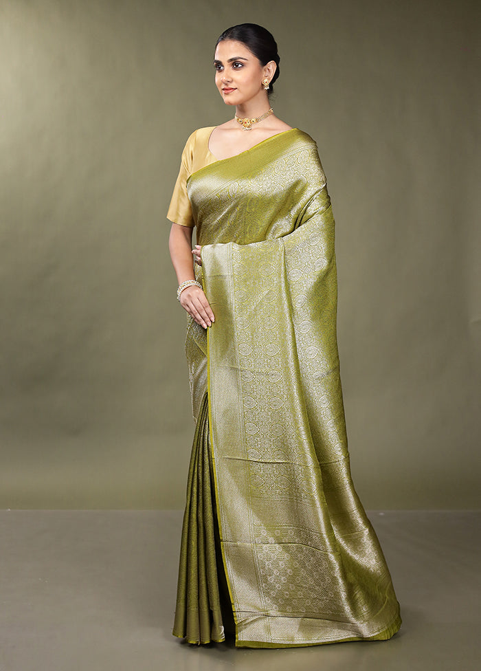 Green Dupion Silk Saree With Blouse Piece