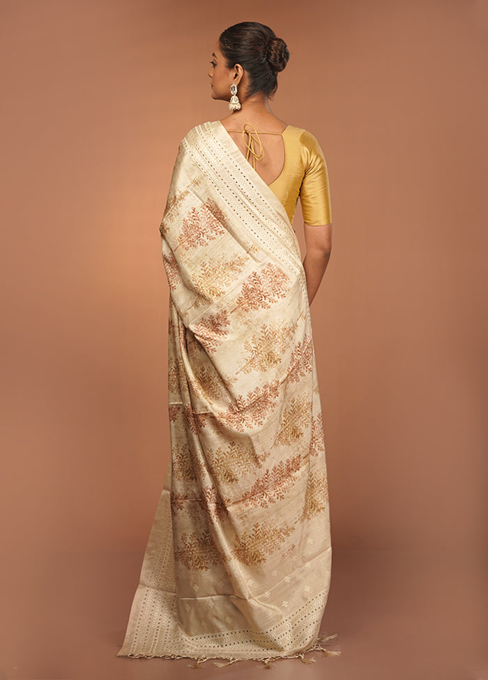 Cream Tussar Silk Saree With Blouse Piece