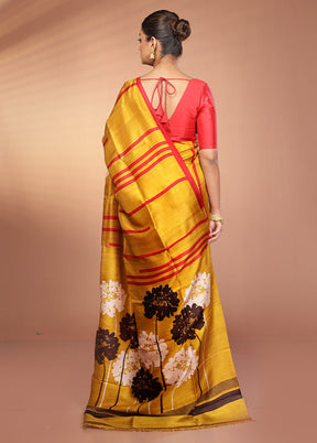 Yellow Printed Silk Saree With Blouse Piece