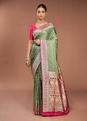 Green Handloom Tanchoi Pure Silk Saree With Blouse Piece