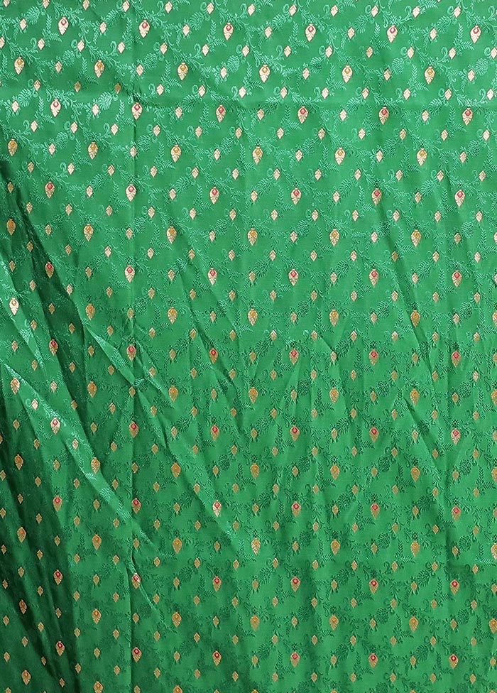 Cream Handloom Tanchoi Pure Silk Saree With Blouse Piece