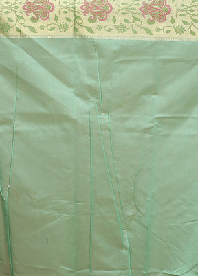 Green Cotton Saree With Blouse Piece