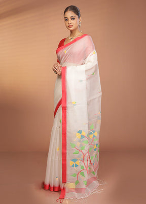 White Handloom Matka Pure Silk Saree With Blouse Piece