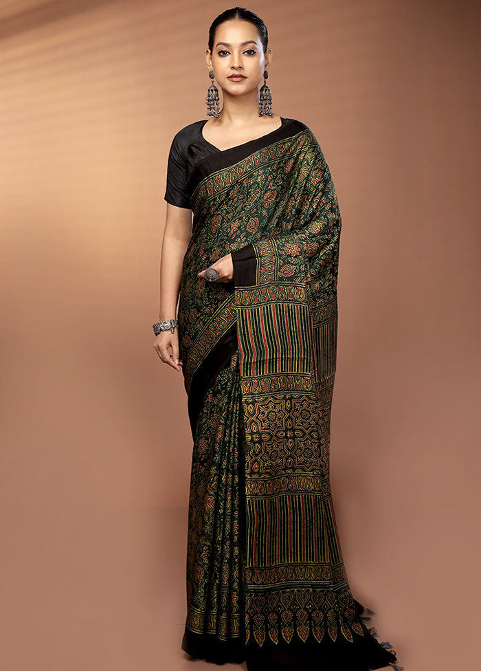 Green Printed Pure Silk Saree Without Blouse Piece
